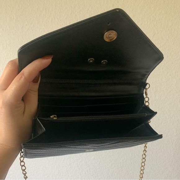 black purse - Picture 4 of 6
